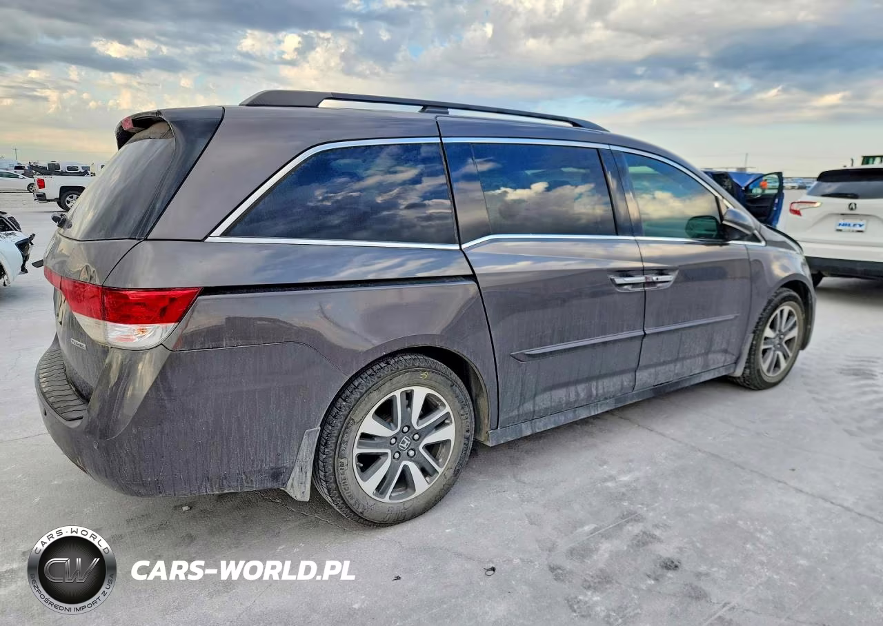 2016 Honda Odyssey Touring VIN:5FNRL5H97GB028064 - 3