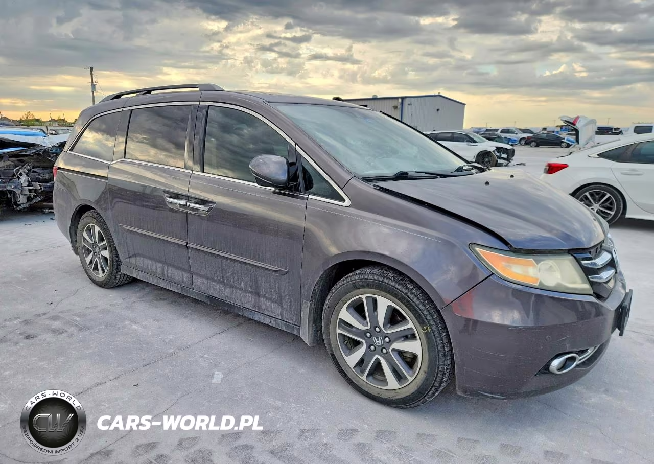 2016 Honda Odyssey Touring VIN:5FNRL5H97GB028064 - 4