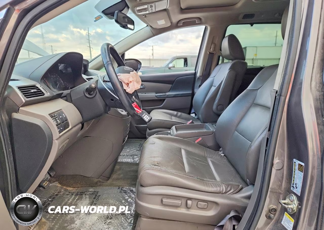 2016 Honda Odyssey Touring VIN:5FNRL5H97GB028064 - 7