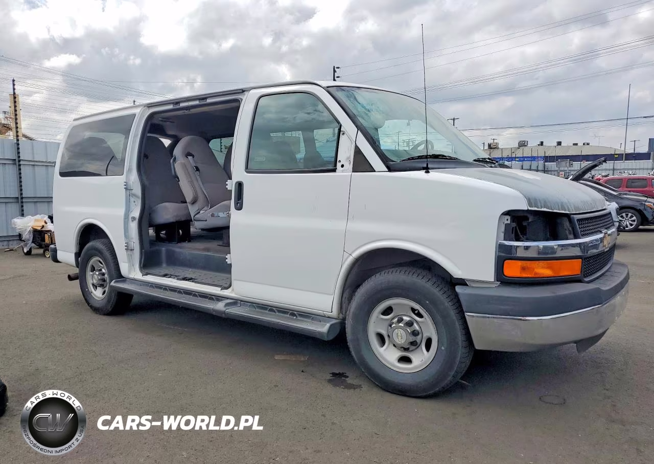 2015 Chevrolet Express VIN:1GBWGRFF3F1226692 - 4