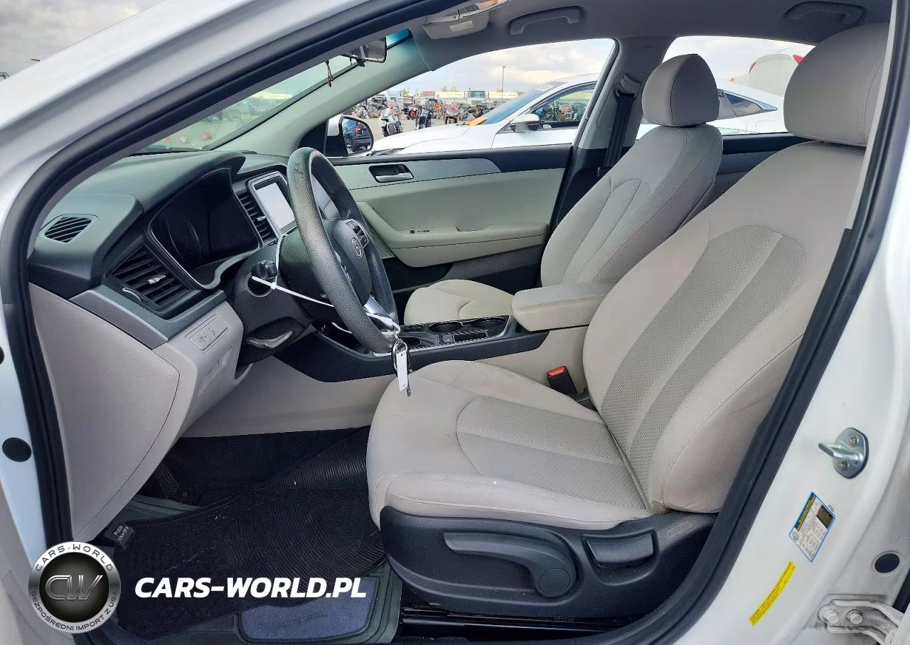 2019 Hyundai Sonata Se VIN:5NPE24AF2KH765632 - 7