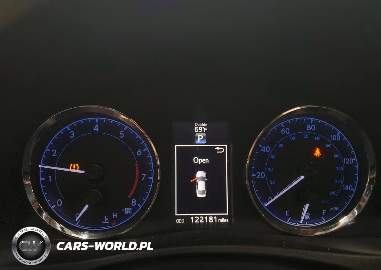 2018 Toyota Corolla Se VIN:2T1BURHE4JC077804 - 9