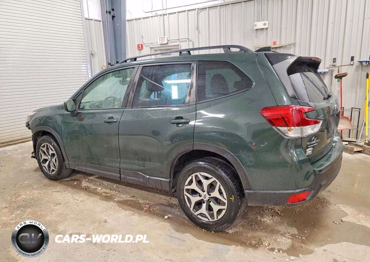 2024 Subaru Forester Premium VIN:JF2SKADC5RH415134 - 2