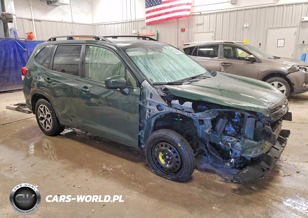 2024 Subaru Forester Premium VIN:JF2SKADC5RH415134 - 4