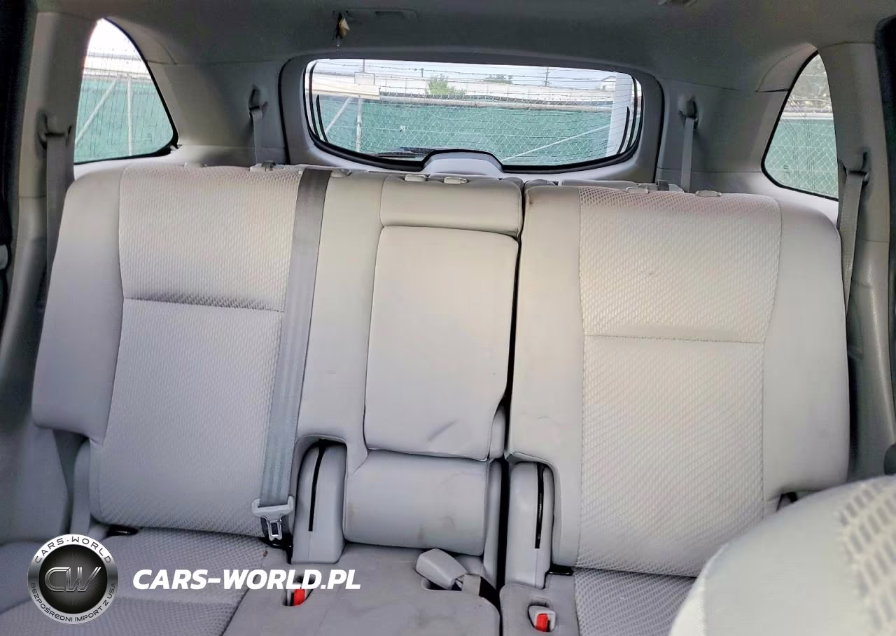 2019 Toyota Highlander Le VIN:5TDBZRFH7KS964904 - 10