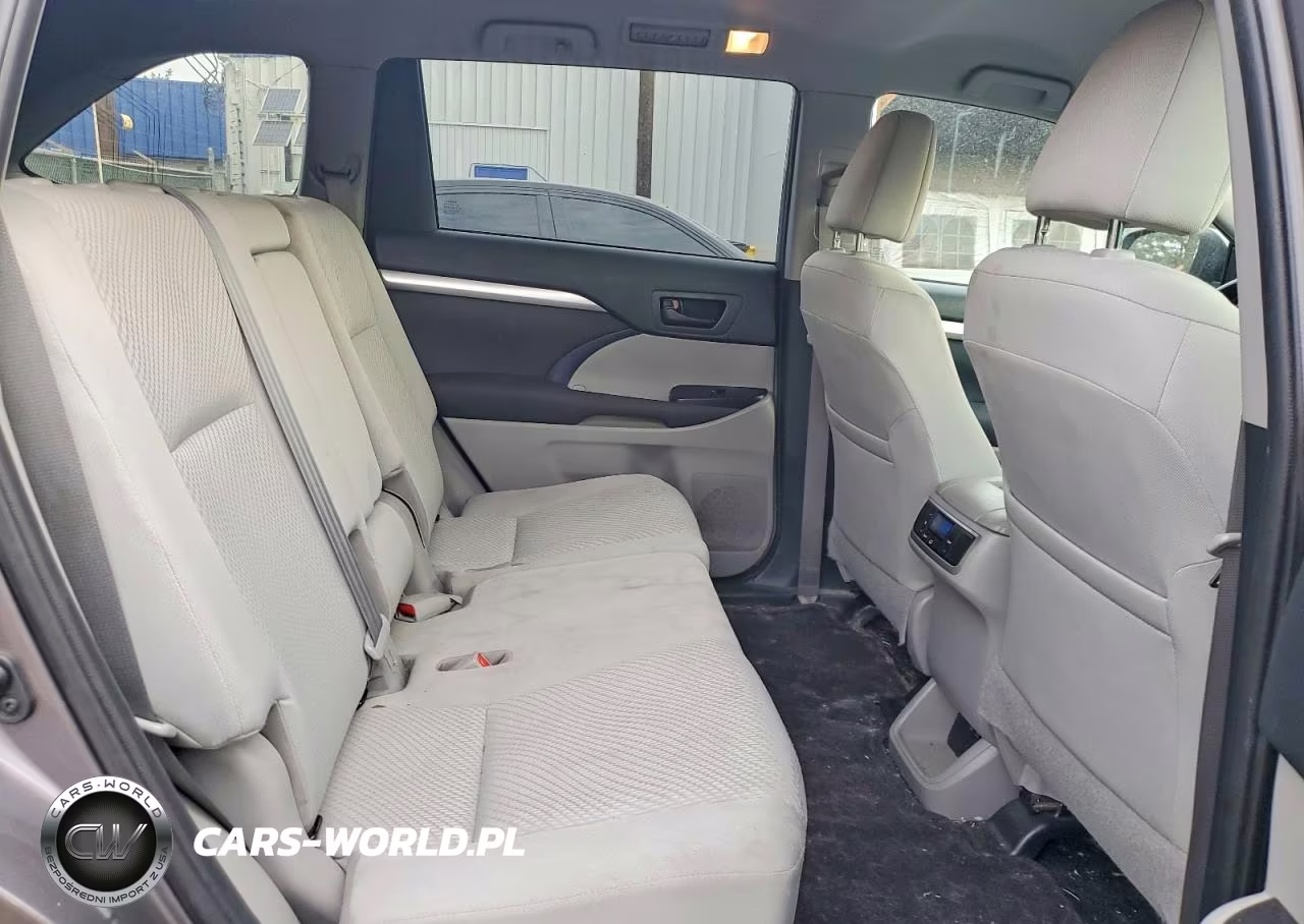 2019 Toyota Highlander Le VIN:5TDBZRFH7KS964904 - 11