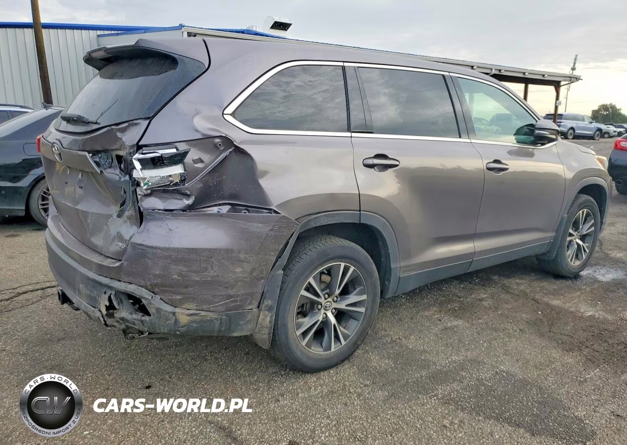 2019 Toyota Highlander Le VIN:5TDBZRFH7KS964904 - 3