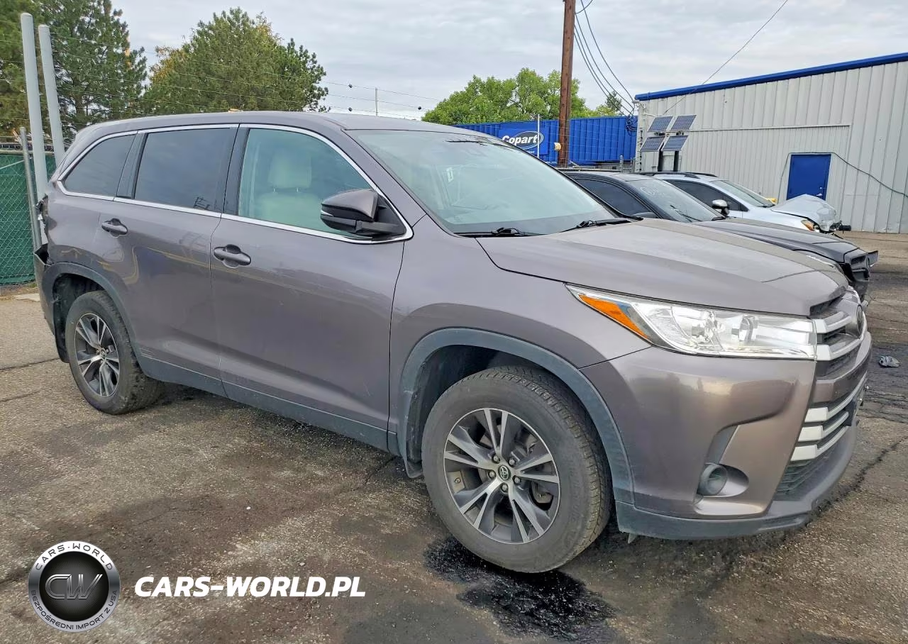 2019 Toyota Highlander Le VIN:5TDBZRFH7KS964904 - 4