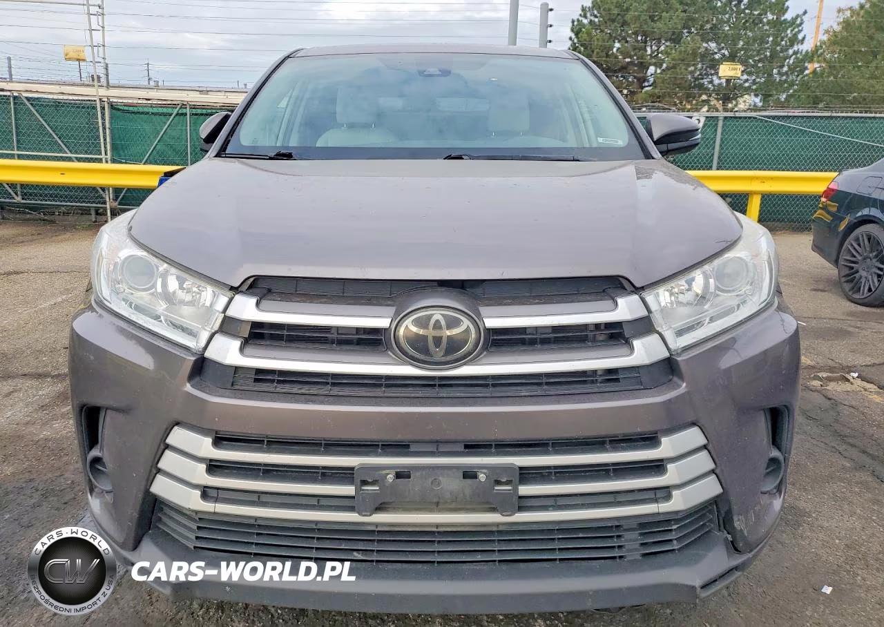 2019 Toyota Highlander Le VIN:5TDBZRFH7KS964904 - 5