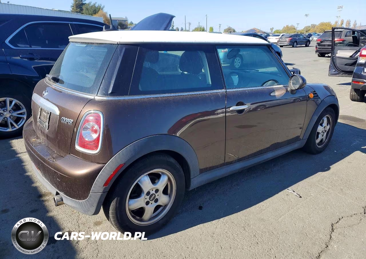 2011 Mini Cooper VIN:WMWSU3C5XBT092562 - 3