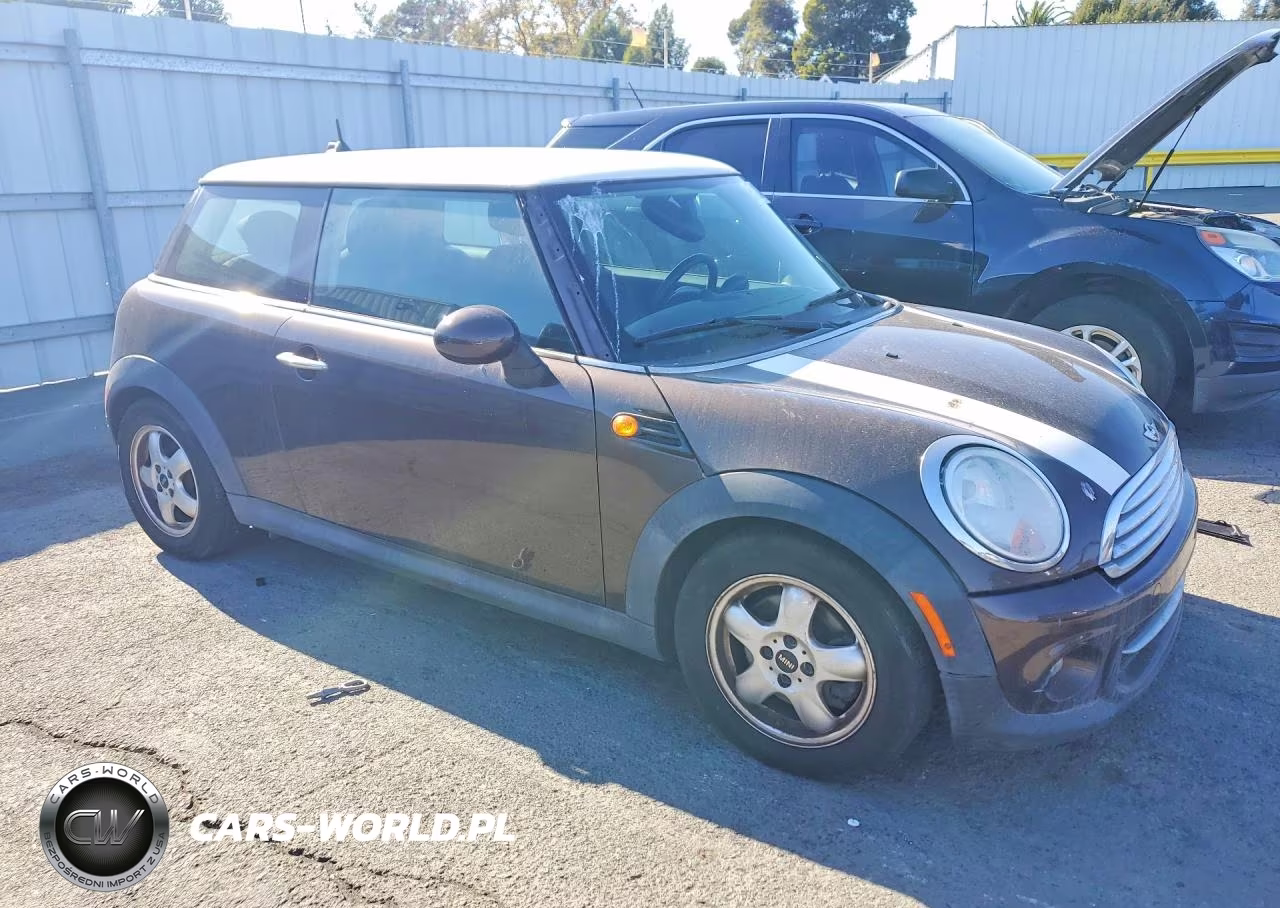 2011 Mini Cooper VIN:WMWSU3C5XBT092562 - 4