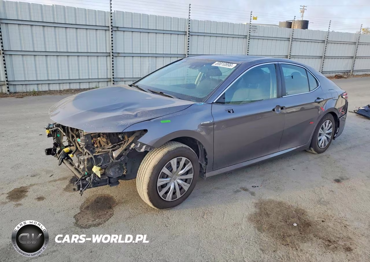 2018 Toyota Camry Le – zdjęcie 1 z 13
