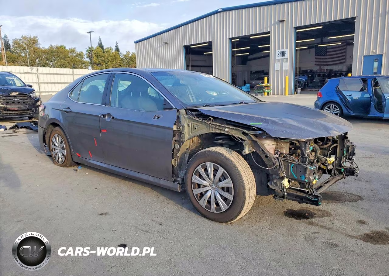 2018 Toyota Camry Le VIN:4T1B31HK2JU503482 - 4