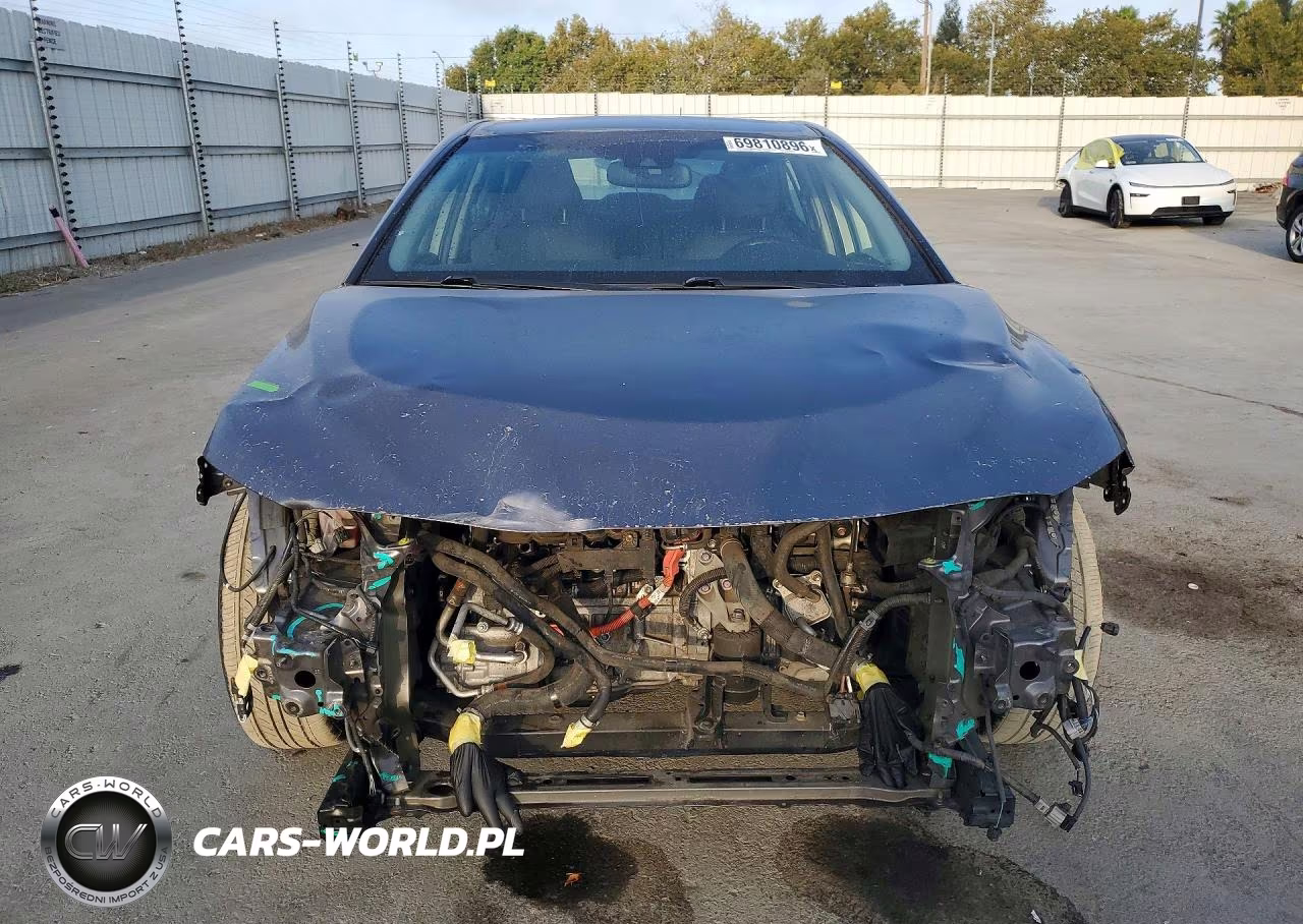 2018 Toyota Camry Le VIN:4T1B31HK2JU503482 - 5