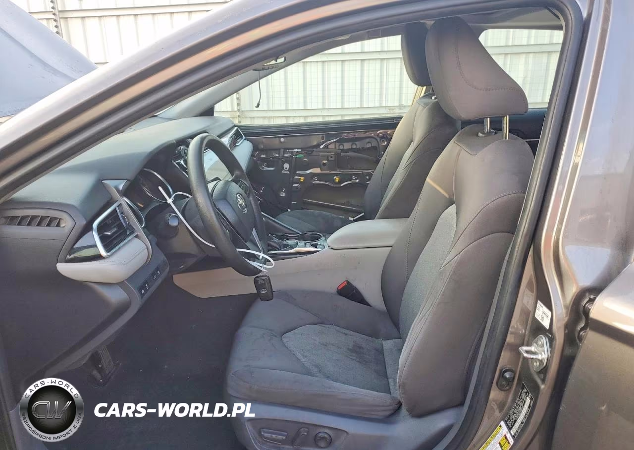 2018 Toyota Camry Le VIN:4T1B31HK2JU503482 - 7