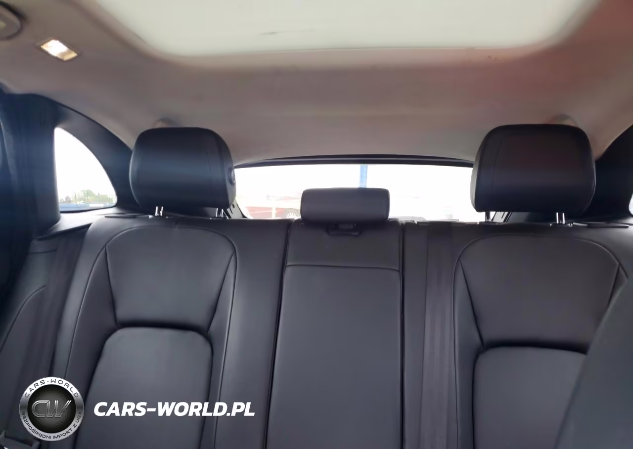 2018 Jaguar F-Pace Premium VIN:SADCJ2GX2JA236805 - 10