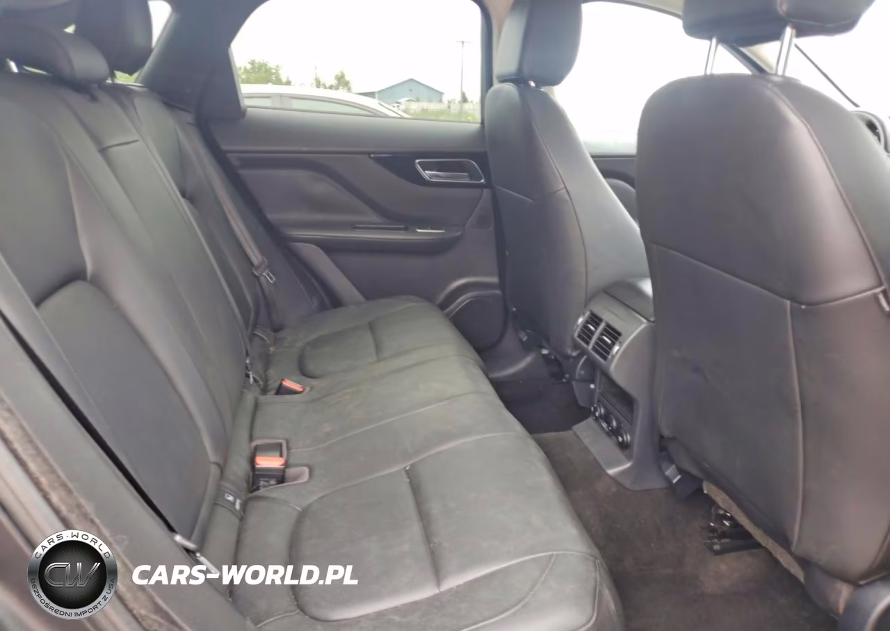 2018 Jaguar F-Pace Premium VIN:SADCJ2GX2JA236805 - 11