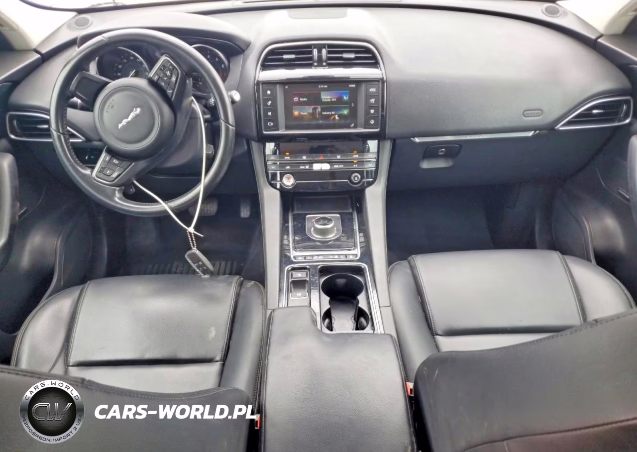 2018 Jaguar F-Pace Premium VIN:SADCJ2GX2JA236805 - 8