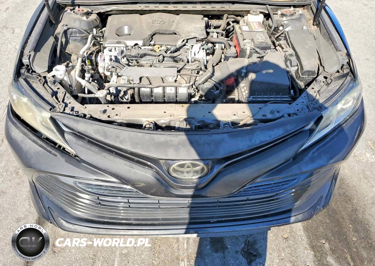 2018 Toyota Camry Le VIN:4T1B11HK0JU068080 - 11
