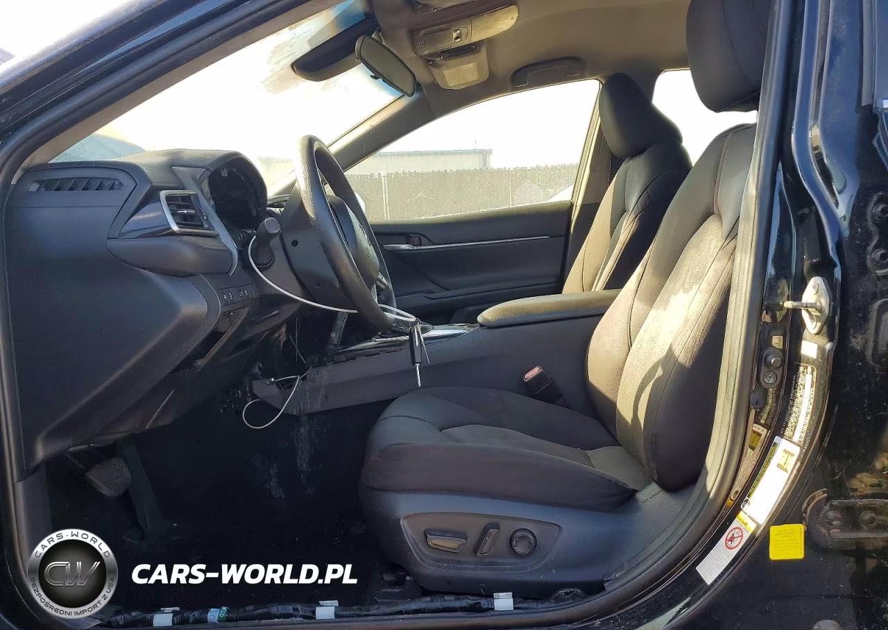 2018 Toyota Camry Le VIN:4T1B11HK0JU068080 - 7