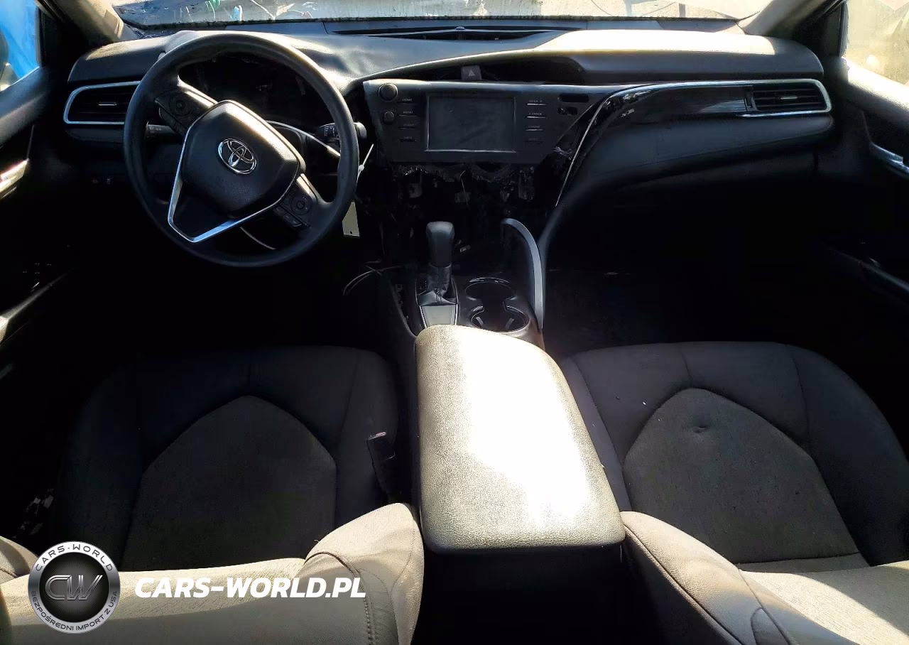 2018 Toyota Camry Le VIN:4T1B11HK0JU068080 - 8