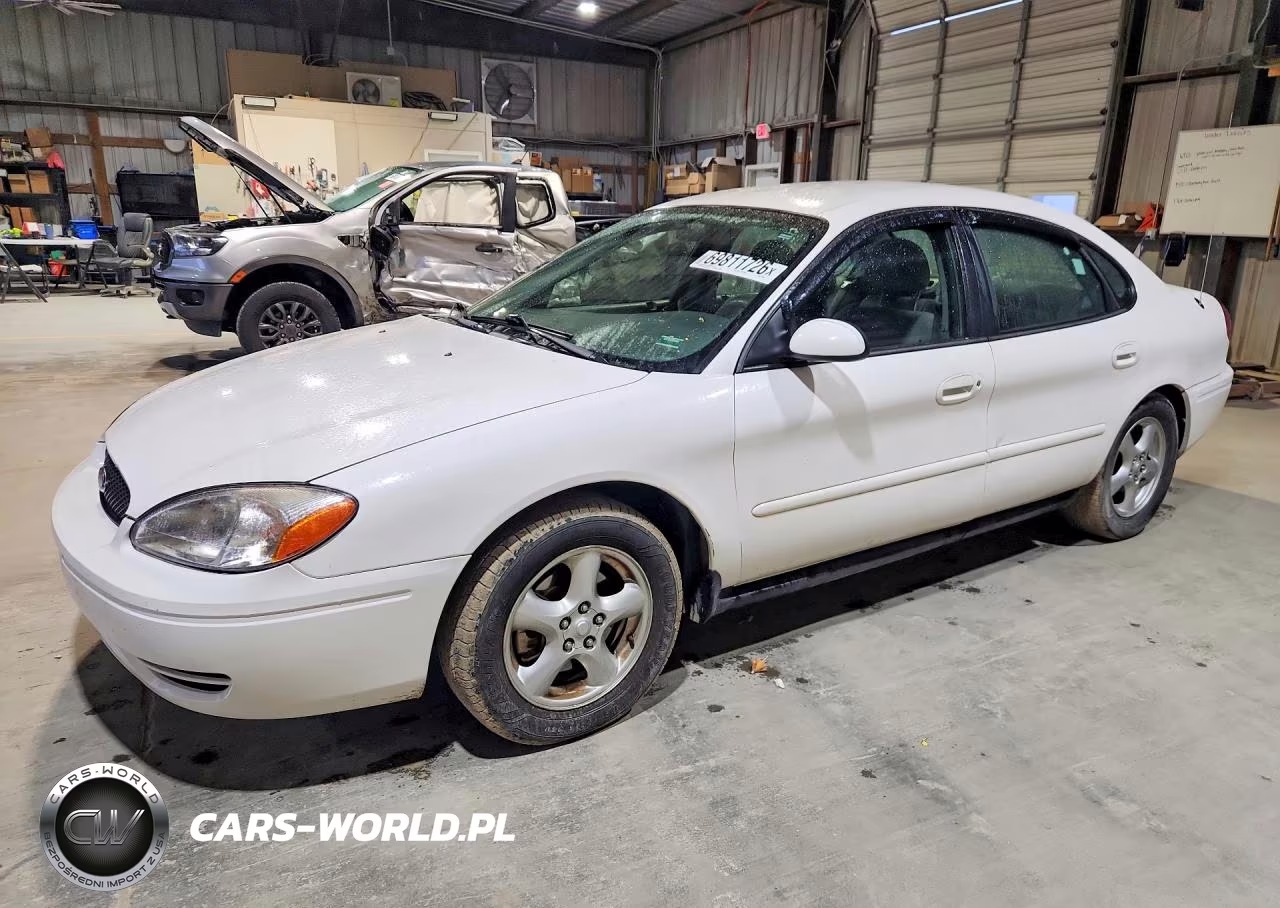2004 Ford Taurus Se