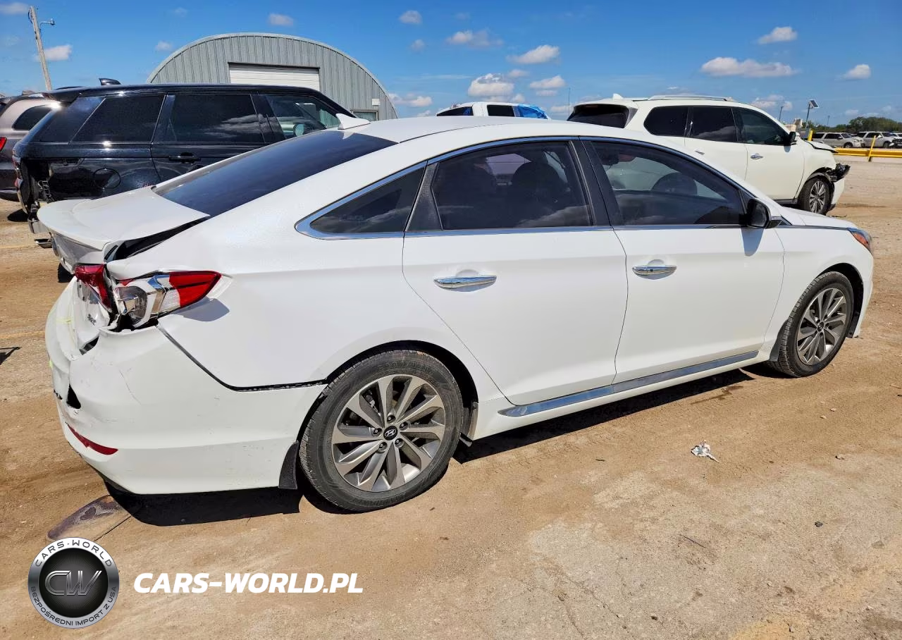 2016 Hyundai Sonata Sport VIN:5NPE34AF5GH316353 - 3