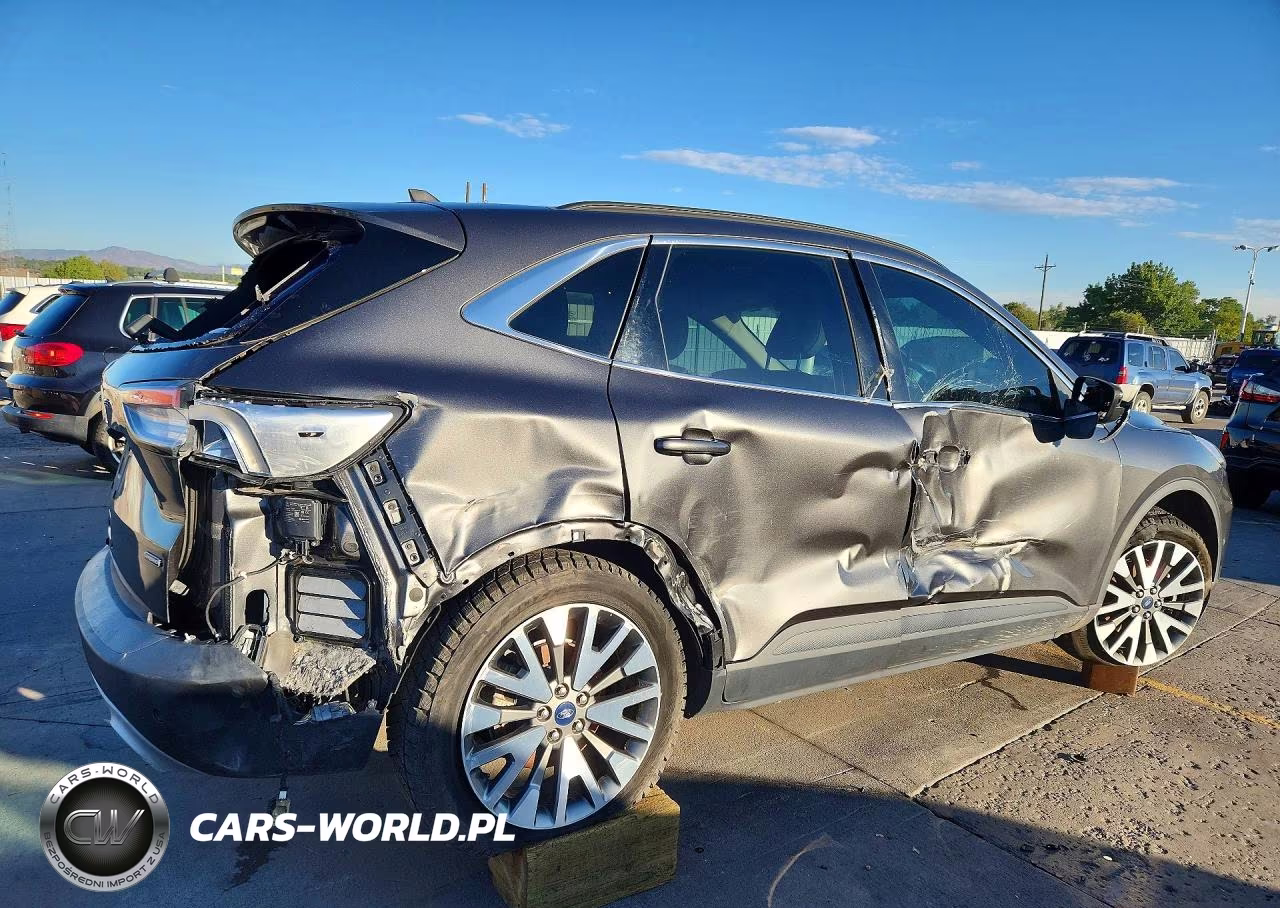 2020 Ford Escape Titanium VIN:1FMCU0DZ2LUB68399 - 3