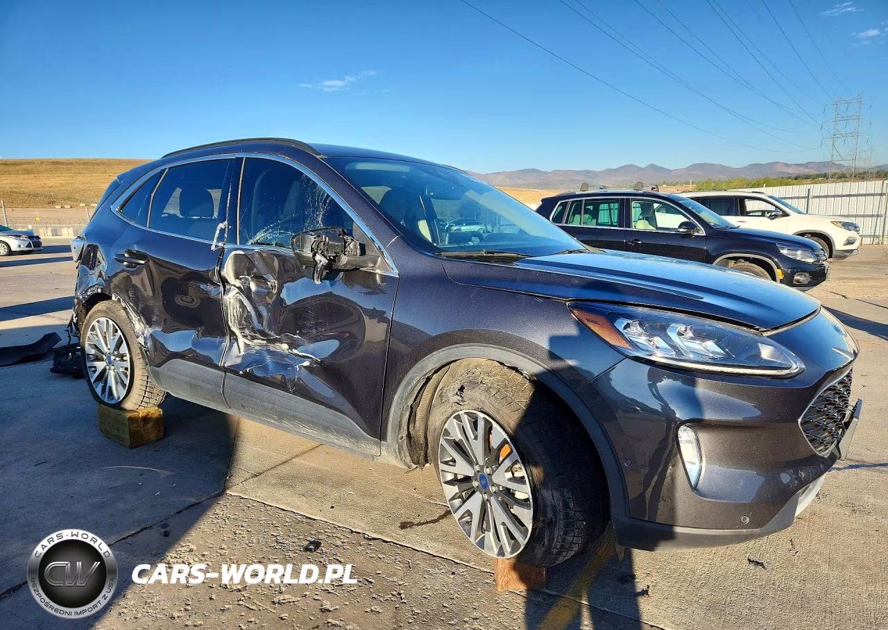 2020 Ford Escape Titanium VIN:1FMCU0DZ2LUB68399 - 4