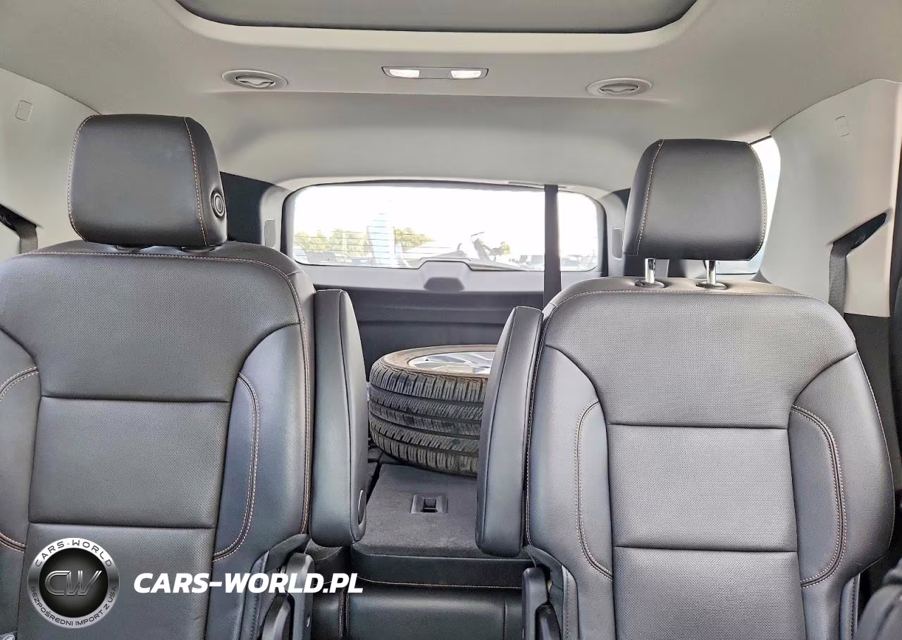 2018 Chevrolet Traverse Premier VIN:1GNERKKW9JJ136560 - 10