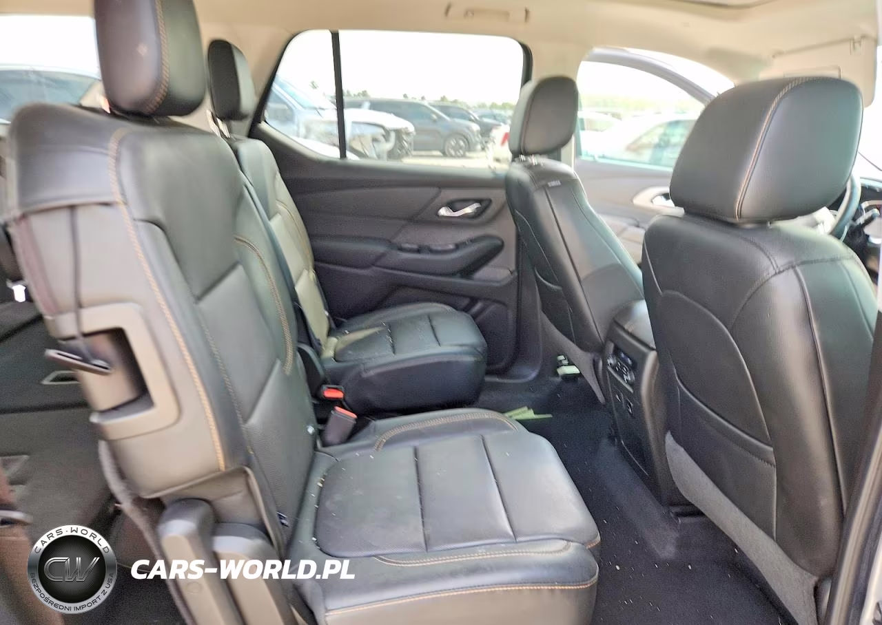 2018 Chevrolet Traverse Premier VIN:1GNERKKW9JJ136560 - 11