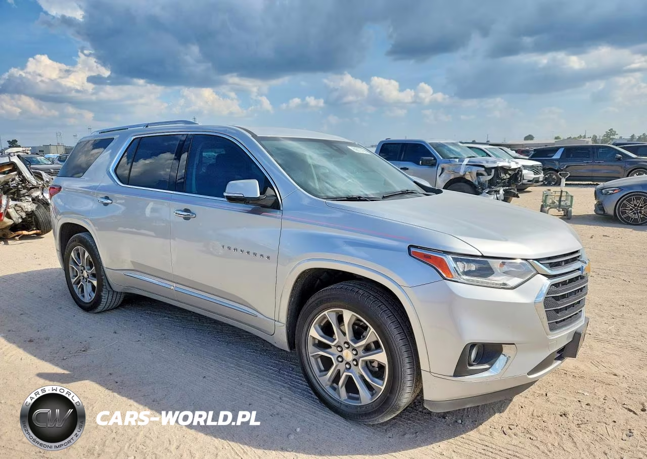 2018 Chevrolet Traverse Premier VIN:1GNERKKW9JJ136560 - 4