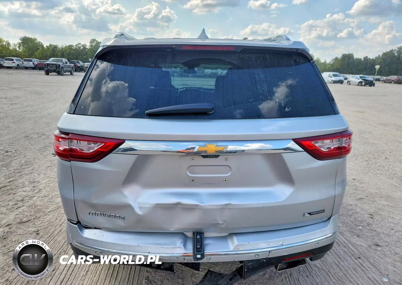 2018 Chevrolet Traverse Premier VIN:1GNERKKW9JJ136560 - 6