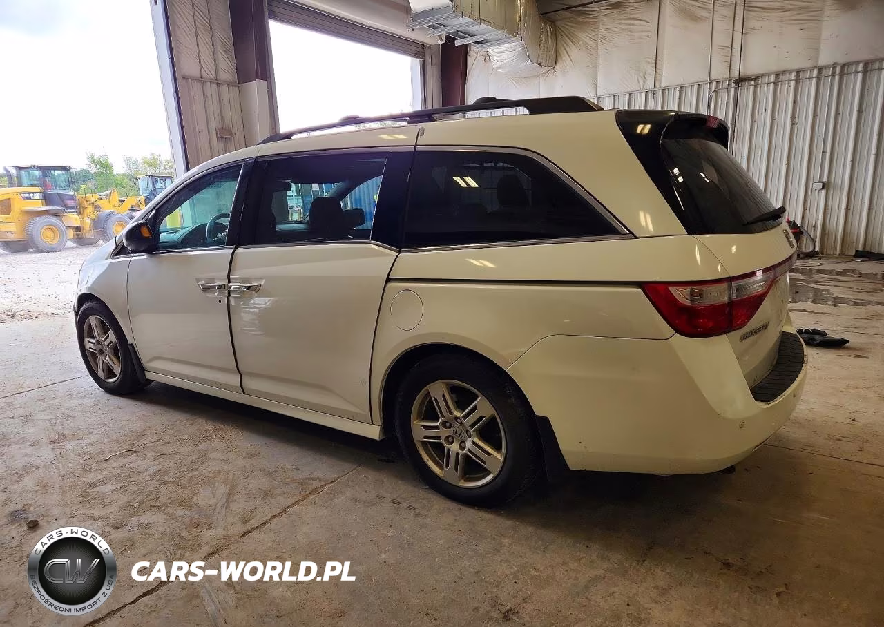 2013 Honda Odyssey Touring VIN:5FNRL5H93DB059372 - 2
