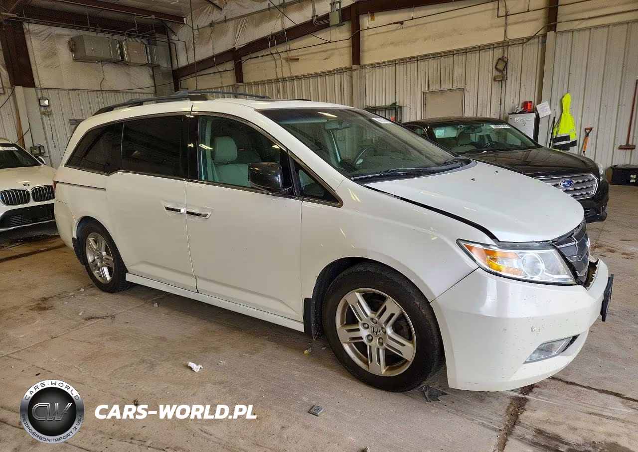 2013 Honda Odyssey Touring VIN:5FNRL5H93DB059372 - 4