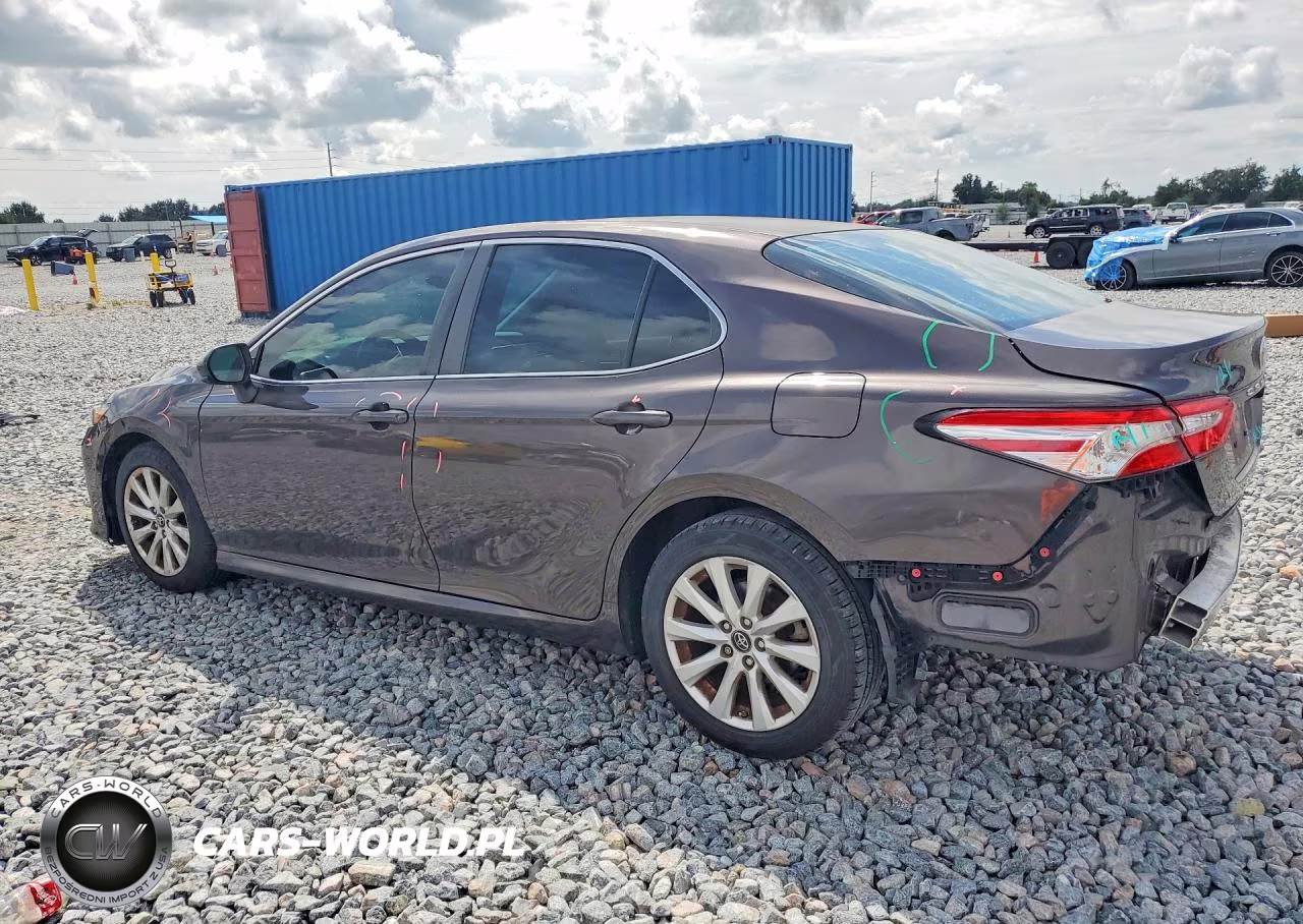 2018 Toyota Camry Le VIN:4T1B11HK6JU150315 - 2