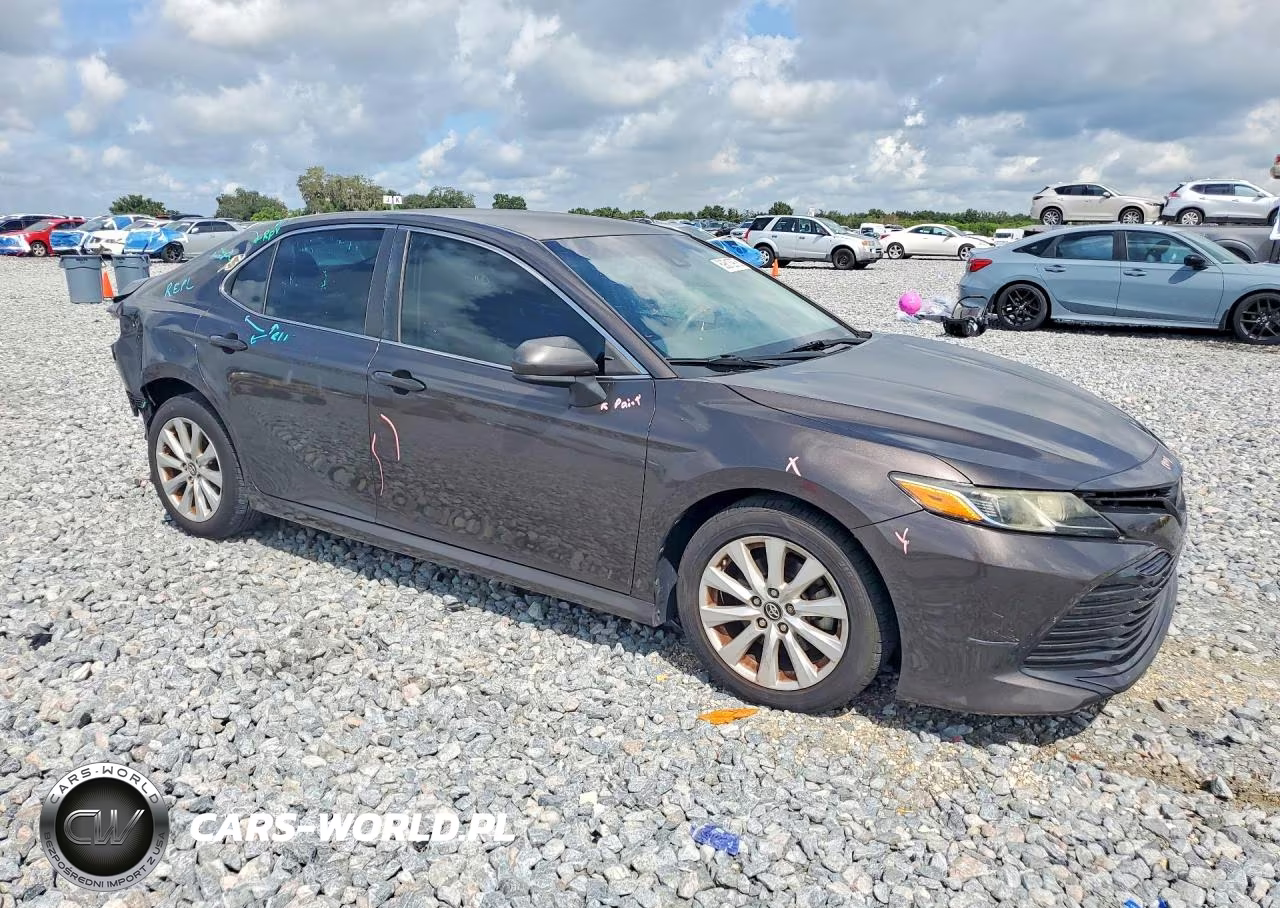 2018 Toyota Camry Le VIN:4T1B11HK6JU150315 - 4