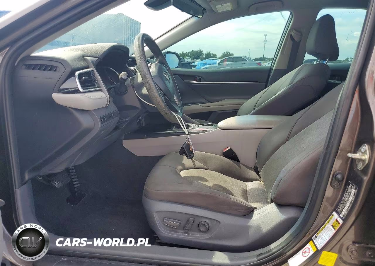 2018 Toyota Camry Le VIN:4T1B11HK6JU150315 - 7