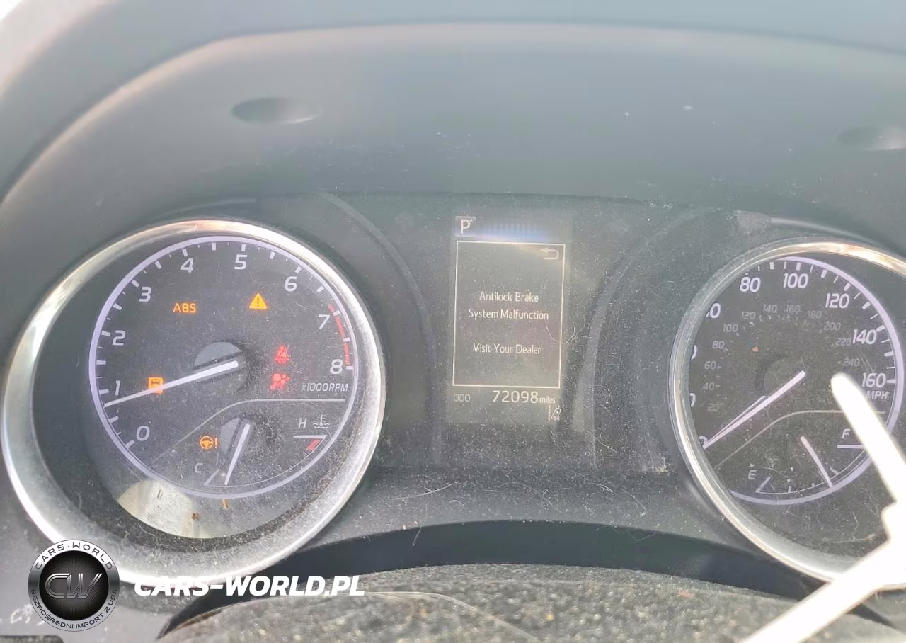 2018 Toyota Camry Le VIN:4T1B11HK6JU150315 - 9