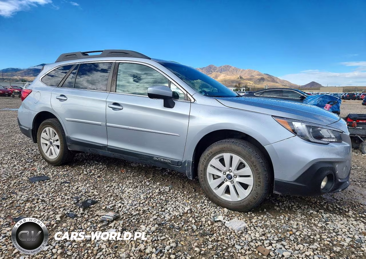2019 Subaru Outback 2.5I Premium VIN:4S4BSAFC1K3363107 - 4