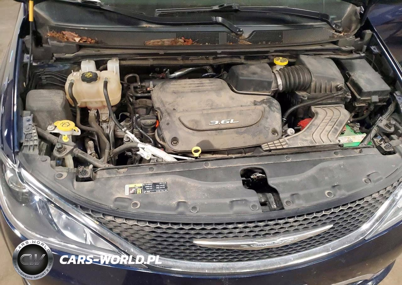 2017 Chrysler Pacifica Touring L VIN:2C4RC1BG2HR787890 - 12