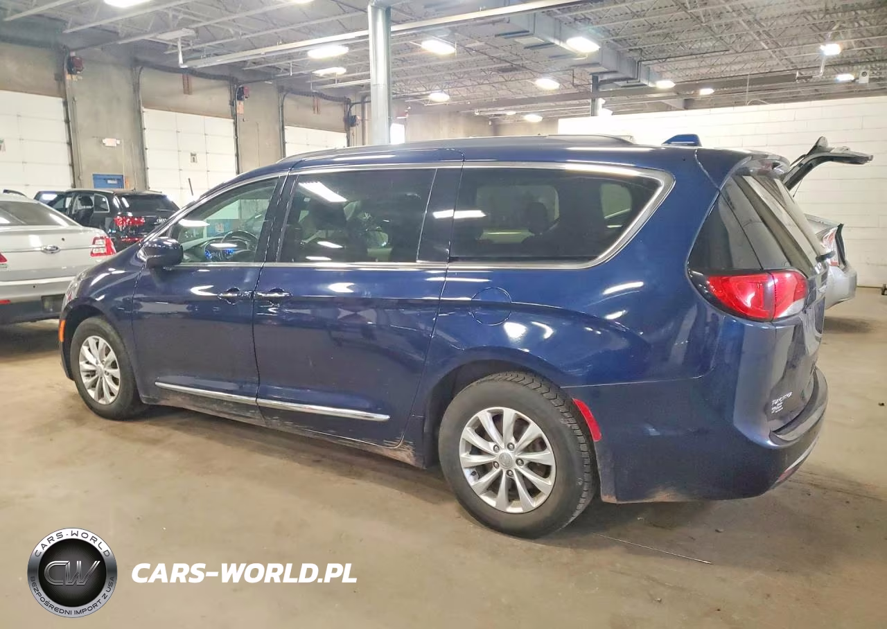 2017 Chrysler Pacifica Touring L VIN:2C4RC1BG2HR787890 - 2