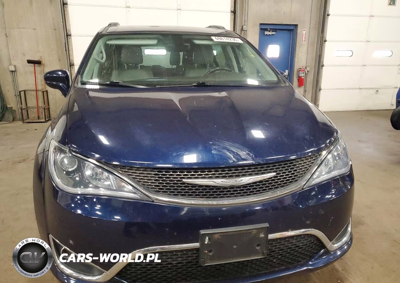 2017 Chrysler Pacifica Touring L VIN:2C4RC1BG2HR787890 - 5