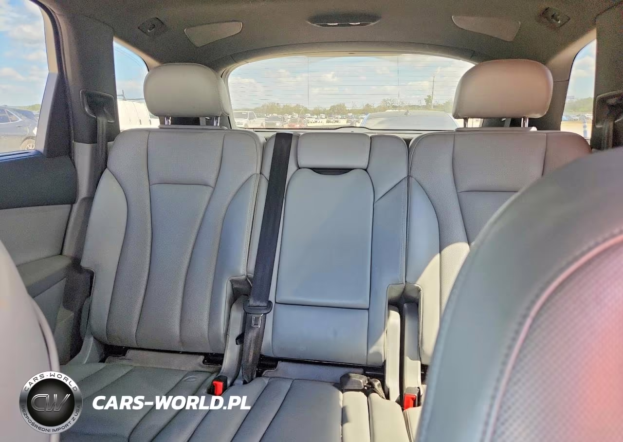 2018 Audi Q7 Premium Plus VIN:WA1LHAF73JD006959 - 10