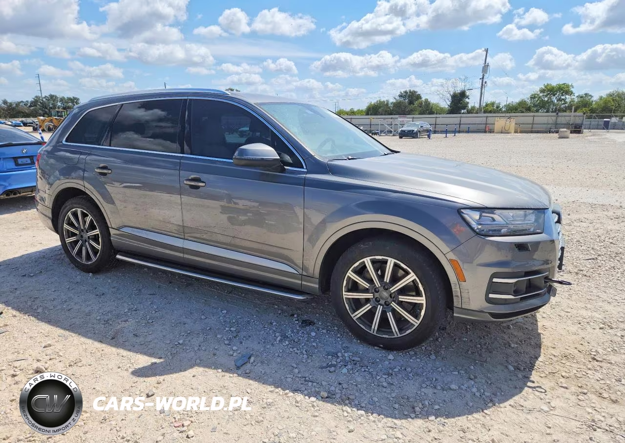 2018 Audi Q7 Premium Plus VIN:WA1LHAF73JD006959 - 4
