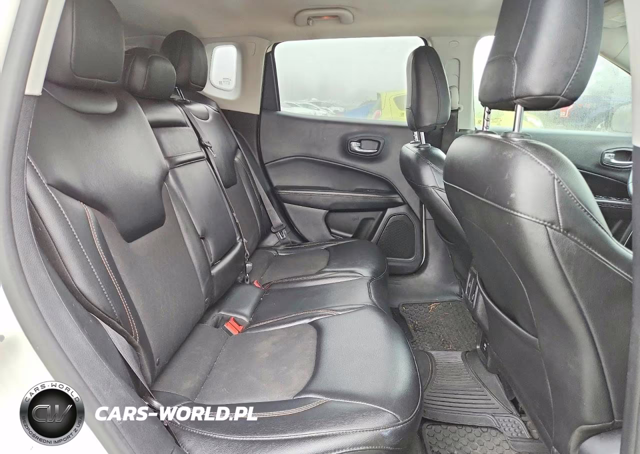 2018 Jeep Compass Latitude VIN:3C4NJCBB2JT303725 - 11