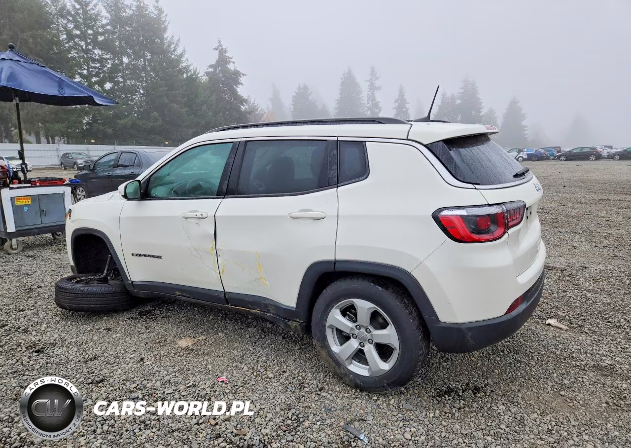 2018 Jeep Compass Latitude VIN:3C4NJCBB2JT303725 - 2