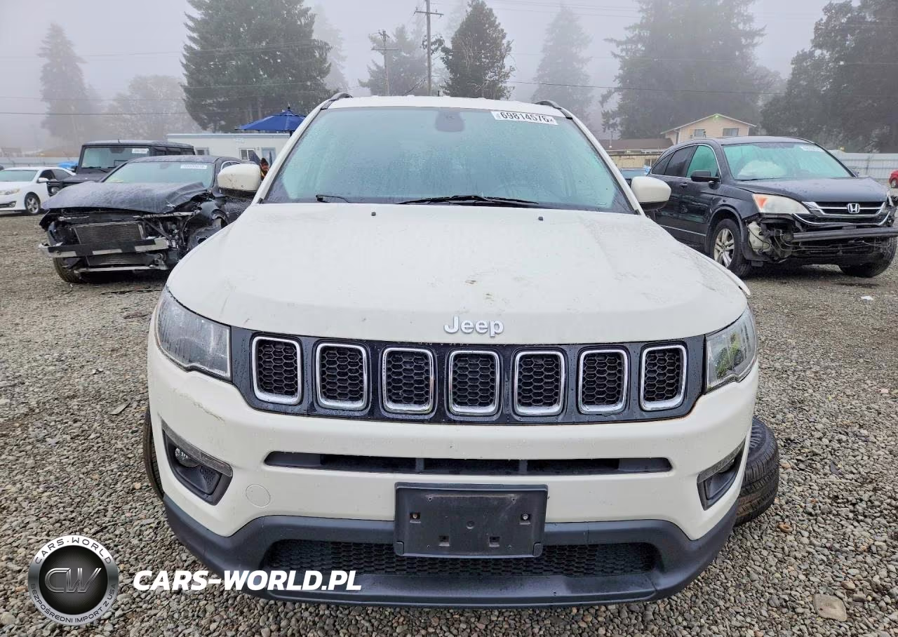 2018 Jeep Compass Latitude VIN:3C4NJCBB2JT303725 - 5