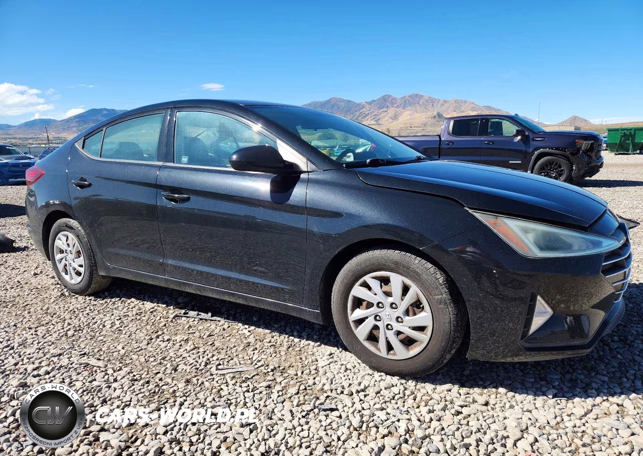 2019 Hyundai Elantra Se VIN:5NPD74LFXKH448272 - 4