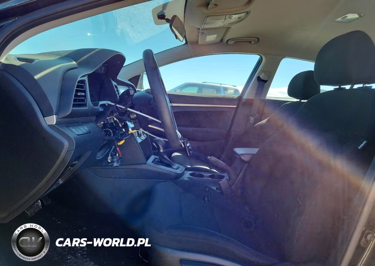 2019 Hyundai Elantra Se VIN:5NPD74LFXKH448272 - 7